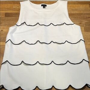 Ann Taylor factory  White Sleeveless Scalloped Tank Top size m